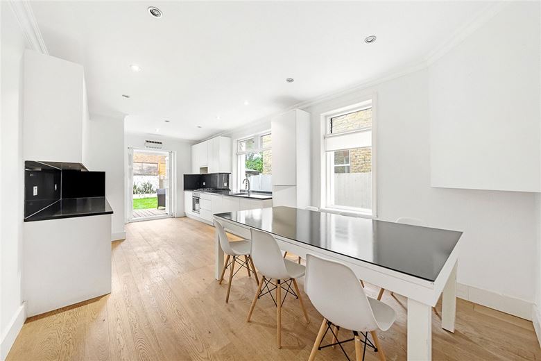 5 bedroom house, Woodlawn Road, London SW6 - Let Agreed