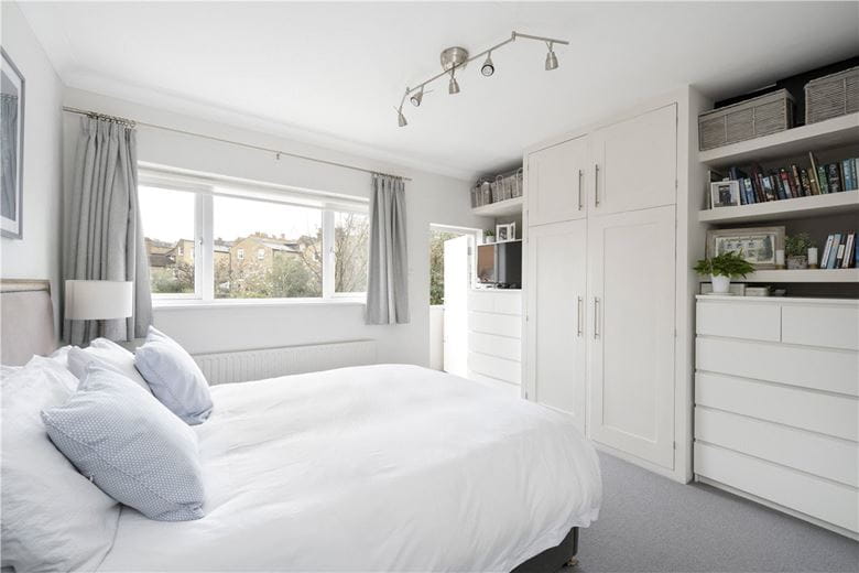 2 bedroom flat, Balham Park Road, London SW12 - Sold STC