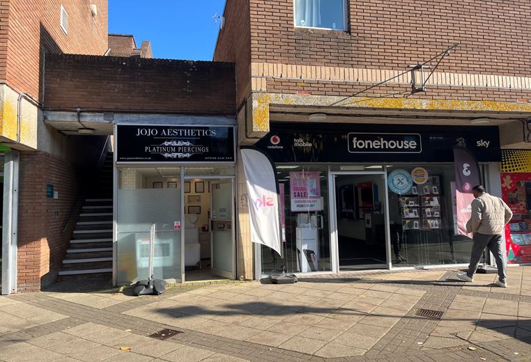 74 Sq Ft , 12A Colliers Walk, Crown Glass Shopping Centre BS48 - Available