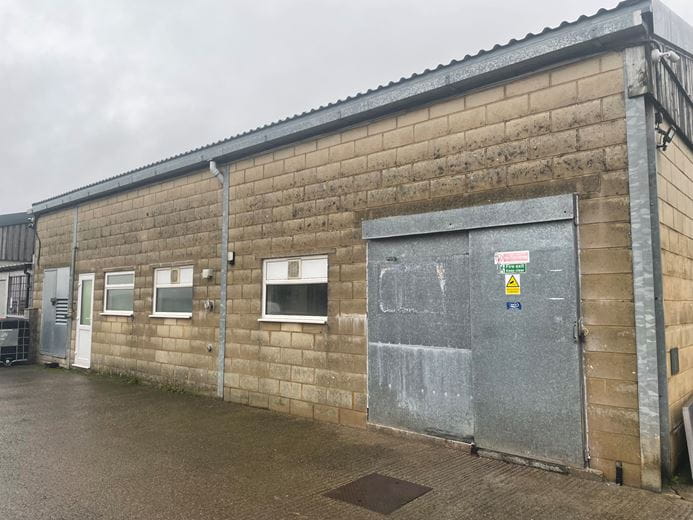 562 Sq Ft , Unit 8A, Home Farm Dairy Buildings SN8 - Available