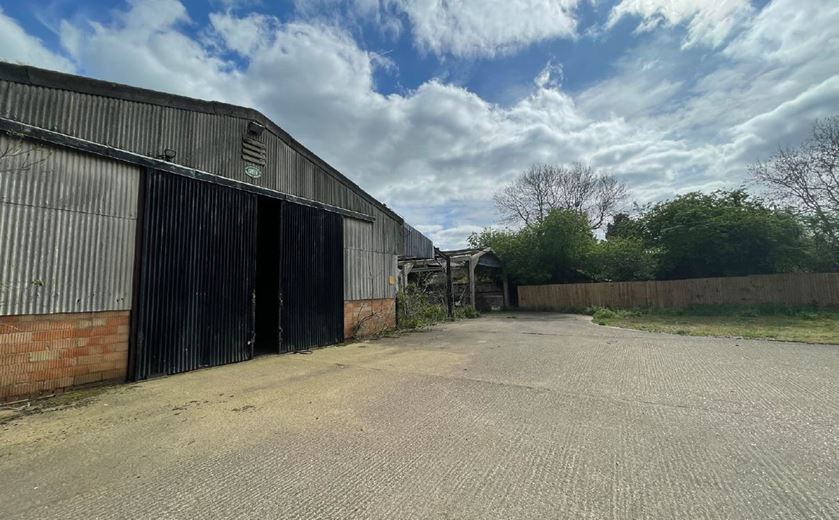 0.33 acres , Hepworth Farm , Ely Road  CB25 - Available