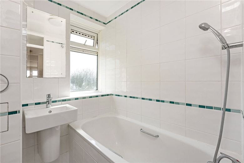 3 bedroom flat, Westfields, Railway Side SW13 - Let Agreed