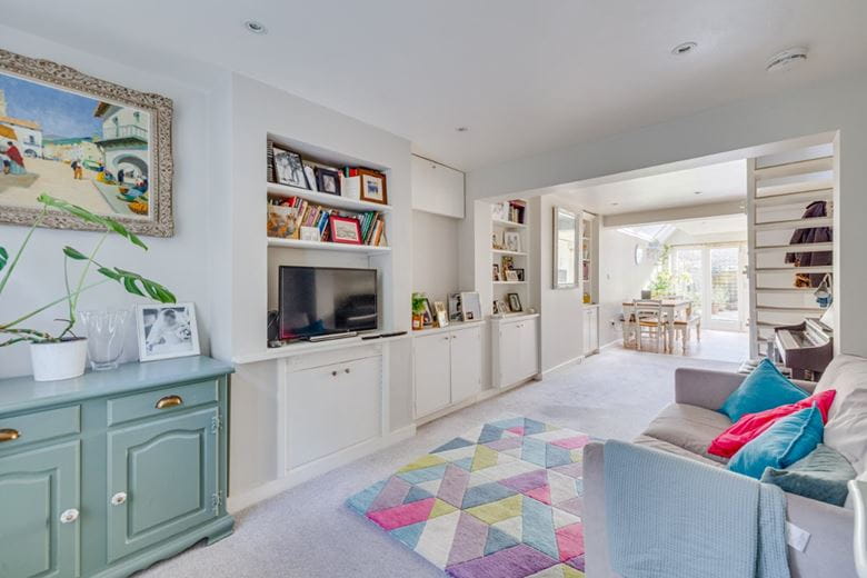 2 bedroom cottage, Railway Side, London SW13 - Let Agreed