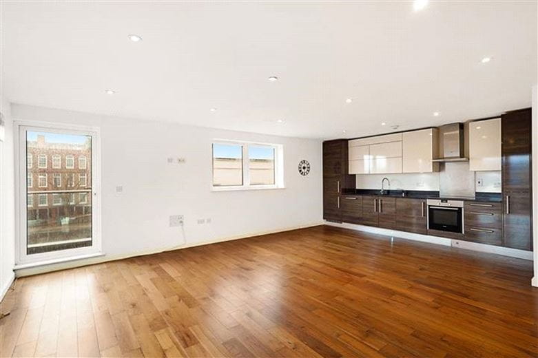 2 bedroom flat, Wyfold Road, London SW6 - Available