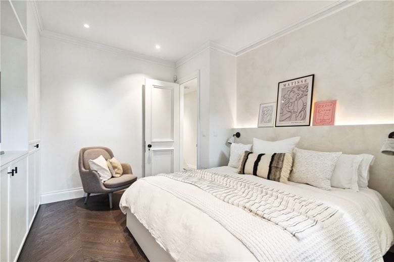 2 bedroom flat, Niton Street, London SW6 - Sold STC