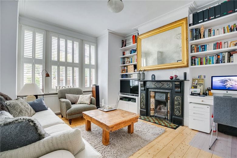 2 bedroom flat, Fulham Palace Road, London SW6 - Sold