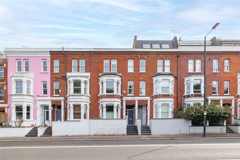 2 bedroom flat, Fulham Palace Road, London SW6 - Sold STC