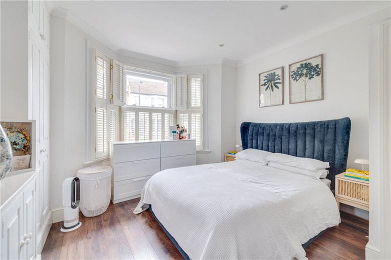 2 bedroom flat, Kenyon Street, London SW6 - Available
