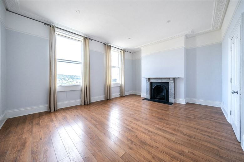 2 bedroom flat, Belgrave Terrace, Bath BA1 - Available