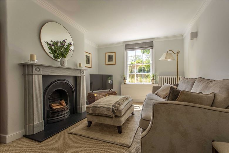 2 bedroom house, Richmond Place, Bath BA1 - Available