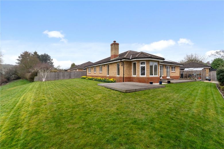 4 bedroom bungalow, Woodlands Close, Girton CB3 - Available