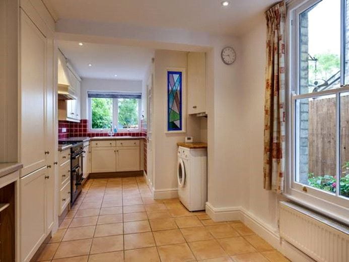 3 bedroom house, Montague Road, Cambridge CB4 - Available