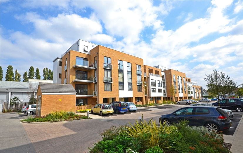2 bedroom flat, Pym Court, Cromwell Road CB1 - Let Agreed