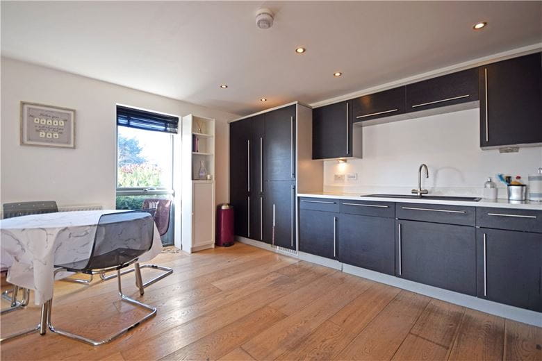 2 bedroom flat, Burlton Road, Cambridge CB3