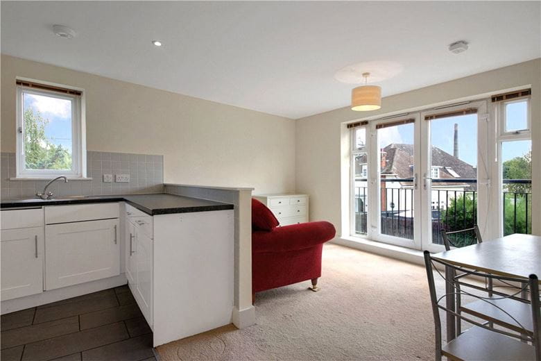 2 bedroom flat, St Andrews Road, Cambridge CB4 - Let Agreed