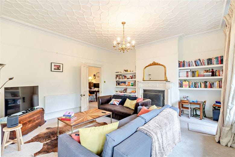 2 bedroom flat, Duchy Road, Harrogate HG1 - Available