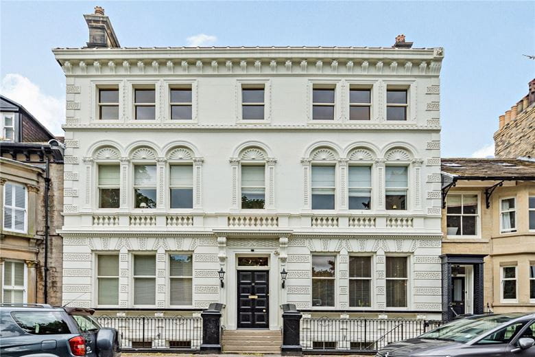 2 bedroom flat, Apartment 3, The White House, 10 Park Parade HG1 - Available