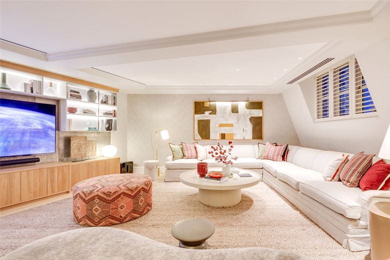 5 bedroom flat, Hans Crescent, Knightsbridge SW1X - Let Agreed