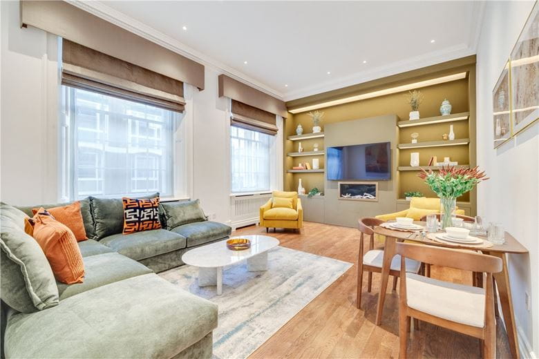 2 bedroom flat, Gloucester Square, London W2 - Available