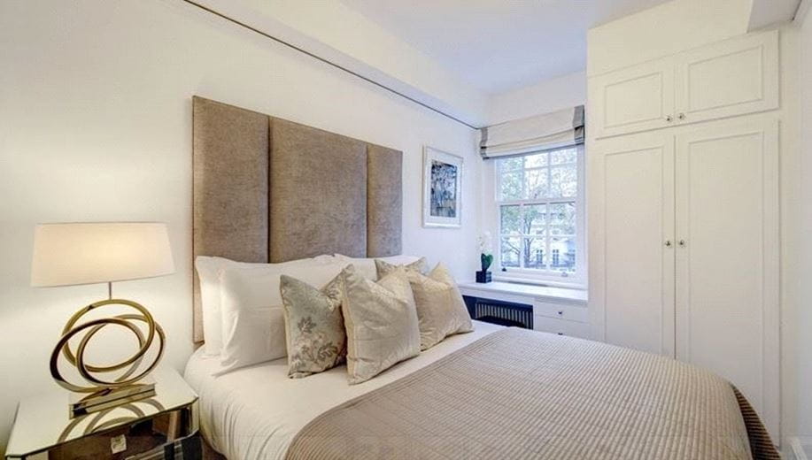 2 bedroom flat, Pelham Court, 145 Fulham Road SW3 - Available