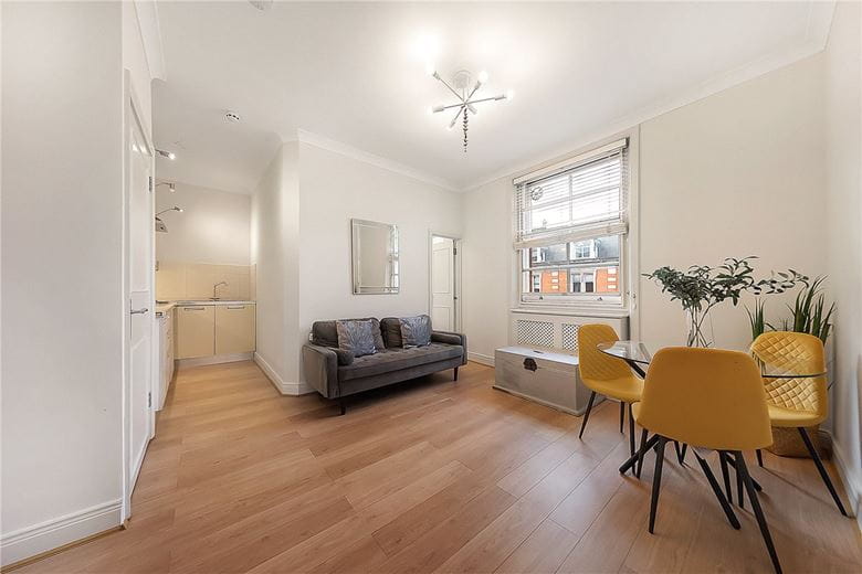 1 bedroom flat, Egerton Gardens, London SW3 - Available