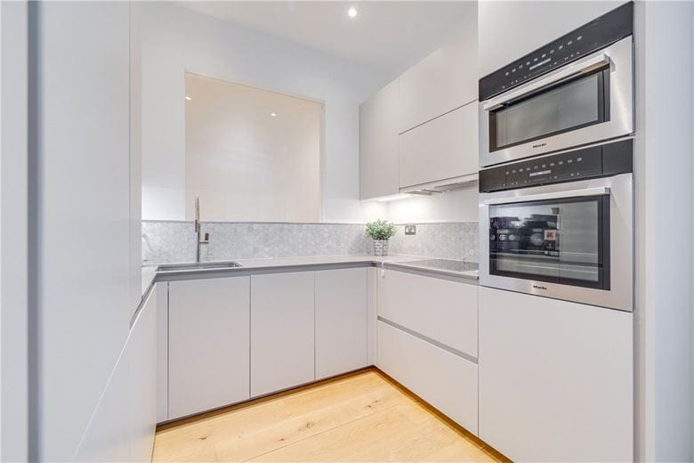 3 bedroom flat, Ennismore Gardens, Knightsbridge SW7 - Available