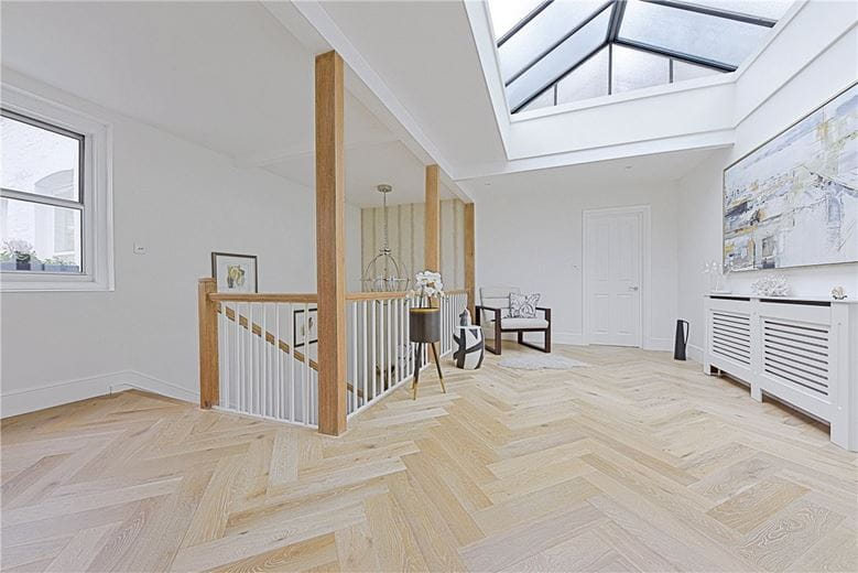 3 bedroom house, Gaspar Mews, Earls Court SW5 - Available