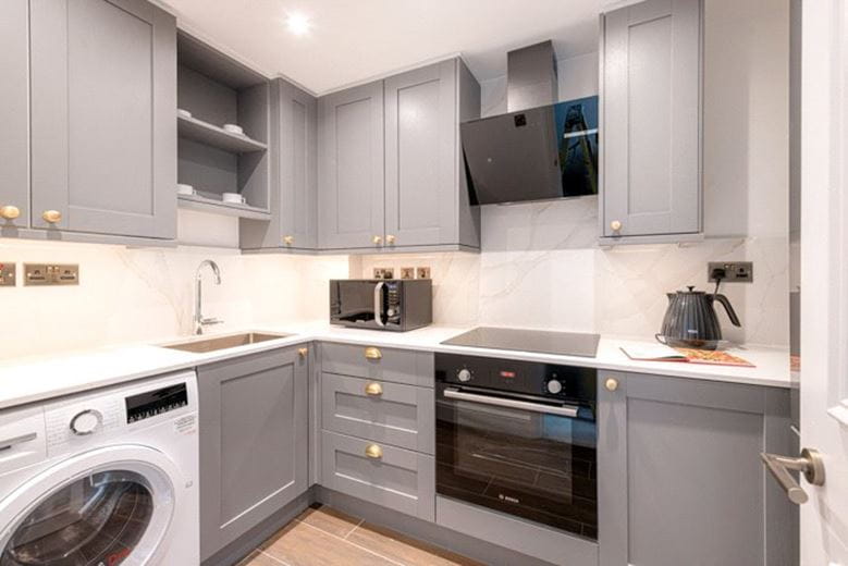 2 bedroom flat, Lexham Gardens, Kensington W8 - Available