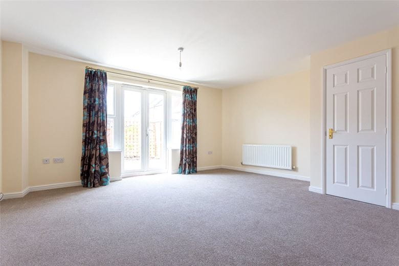 3 bedroom house, Queen Elizabeth Drive, Taw Hill SN25 - Available