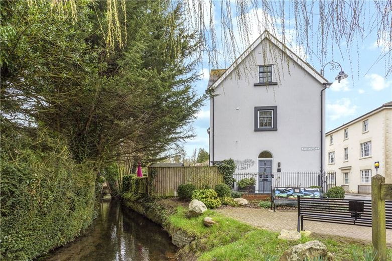 3 bedroom house, Avon Place, River Street SN9