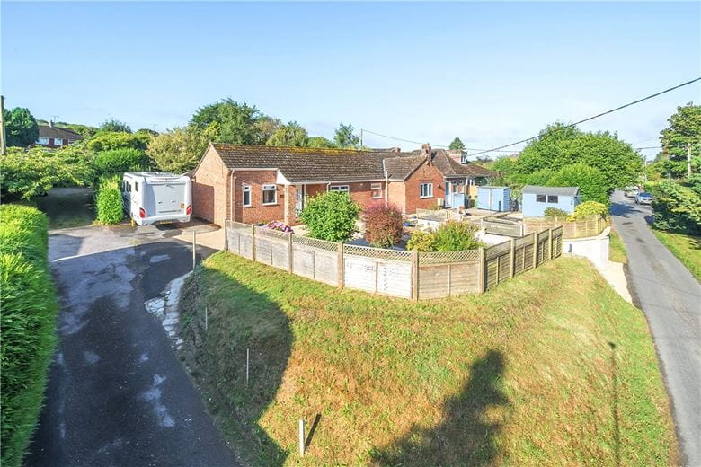 4 bedroom bungalow, Elcot Lane, Marlborough SN8 - Available