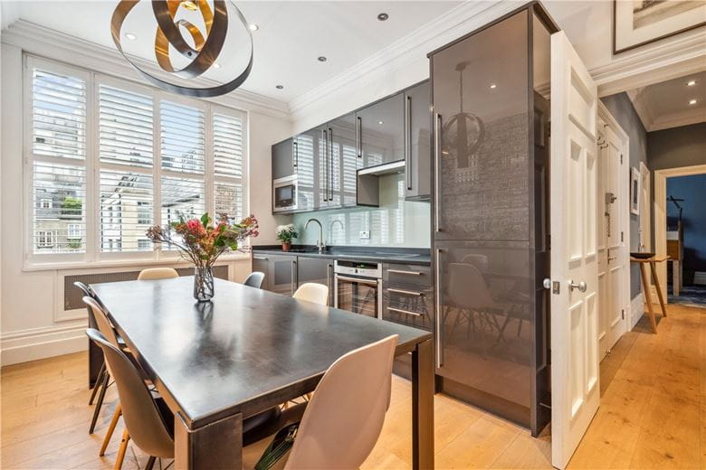 2 bedroom flat, New Cavendish Street, Marylebone W1G - Available