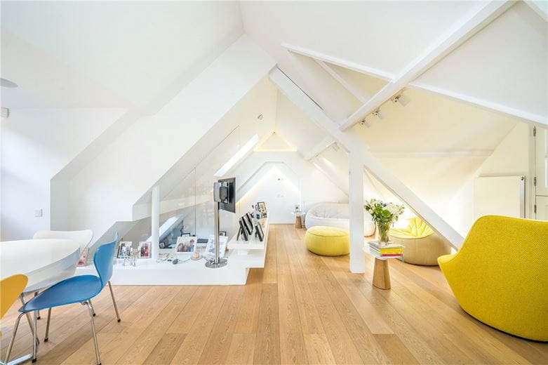 3 bedroom house, Bourdon Street, Mayfair W1K - Available