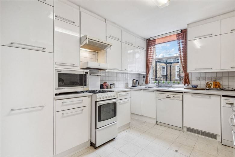 3 bedroom flat, New Cavendish Street, London W1G - Available