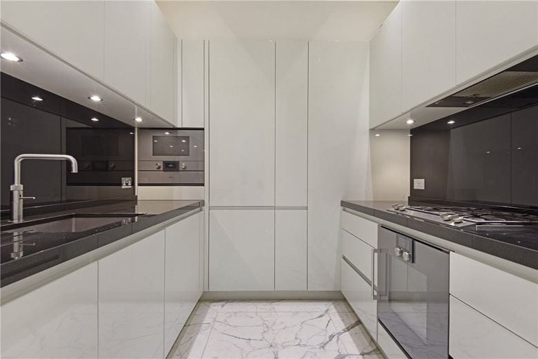 2 bedroom flat, Pont Street, Knightsbridge SW1X - Available