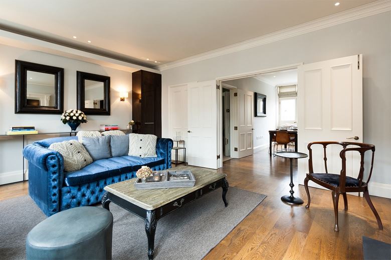 2 bedroom flat, North Audley Street, Mayfair W1K - Available