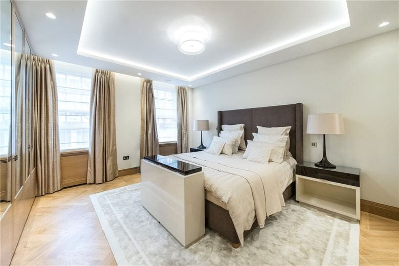 3 bedroom flat, Upper Grosvenor Street, Mayfair W1K - Available