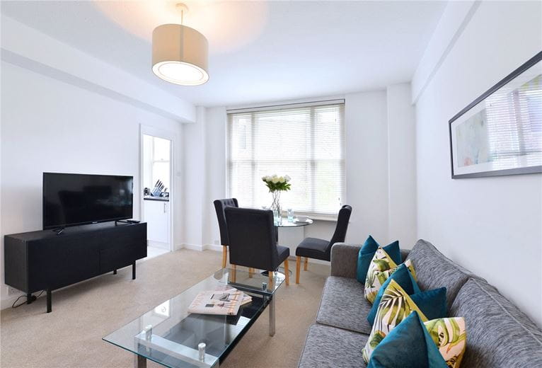 1 bedroom flat, Hill Street, Mayfair W1J - Available