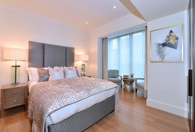 2 bedroom flat, Duke Street, Mayfair W1K - Available