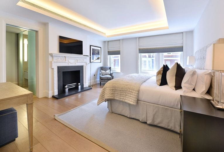 1 bedroom flat, Duke Street, Mayfair W1K - Available