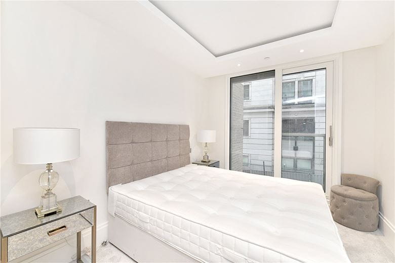 1 bedroom flat, Strand, Covent Garden WC2R - Available