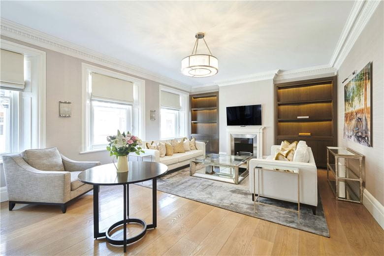 3 bedroom flat, Duke Street, Mayfair W1K - Available