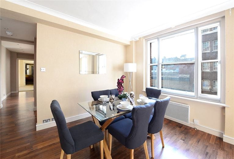 3 bedroom flat, Hill Street, Mayfair W1J - Available