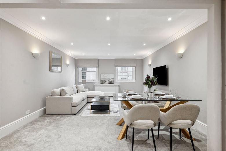 2 bedroom flat, Dover Street, Mayfair W1S - Available
