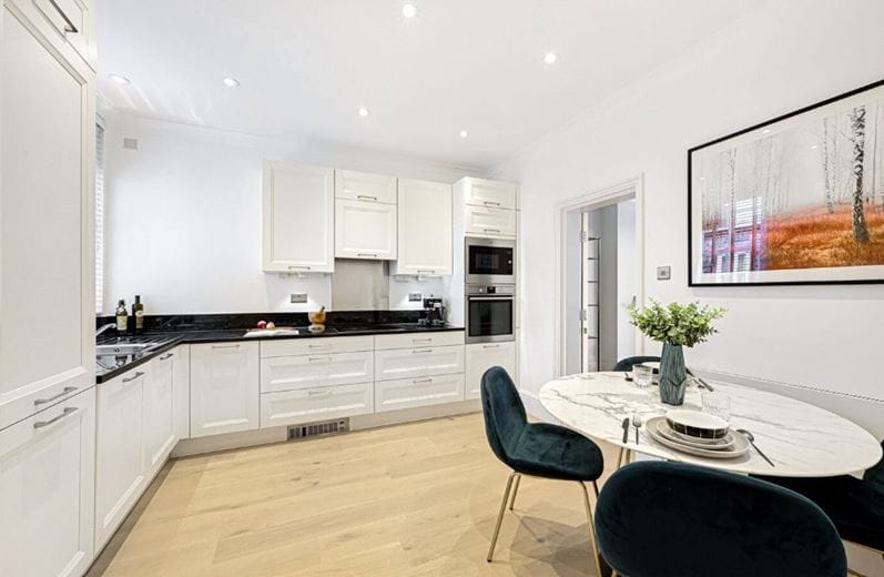 4 bedroom flat, St Georges Court, Gloucester Road SW7 - Available