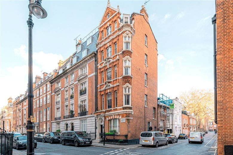 3 bedroom flat, Dunraven Street, Mayfair W1K - Available