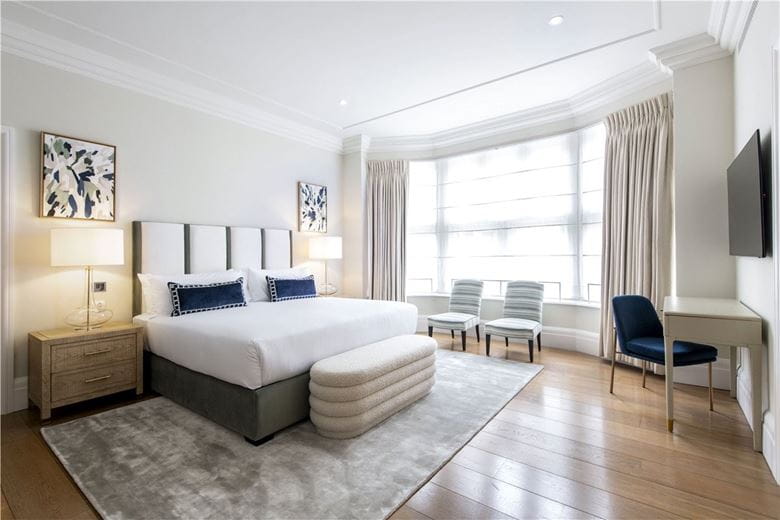 3 bedroom flat, Duke Street, Mayfair W1K - Available