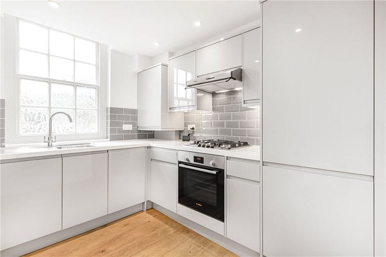 2 bedroom flat, Marylebone High Street, Marylebone W1U - Available