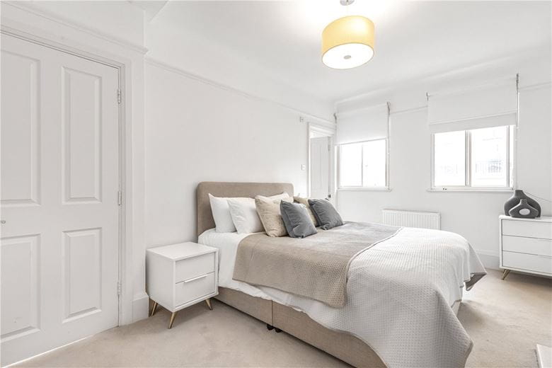 2 bedroom flat, Marylebone High Street, Marylebone W1U - Available