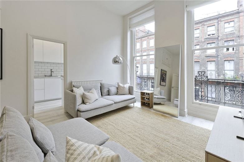 1 bedroom flat, Nottingham Place, London W1U - Available